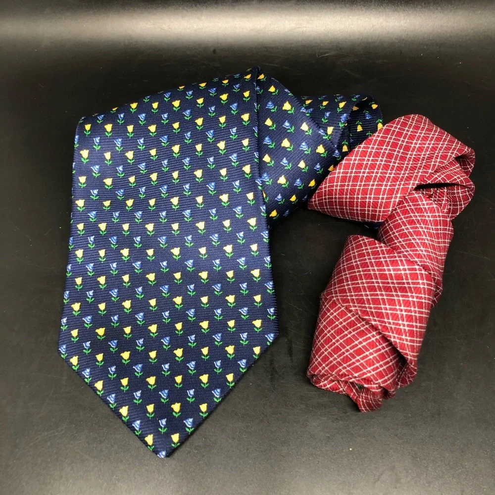 Vintage 90’s Tommy Hilfiger yellow micro tulip neck tie